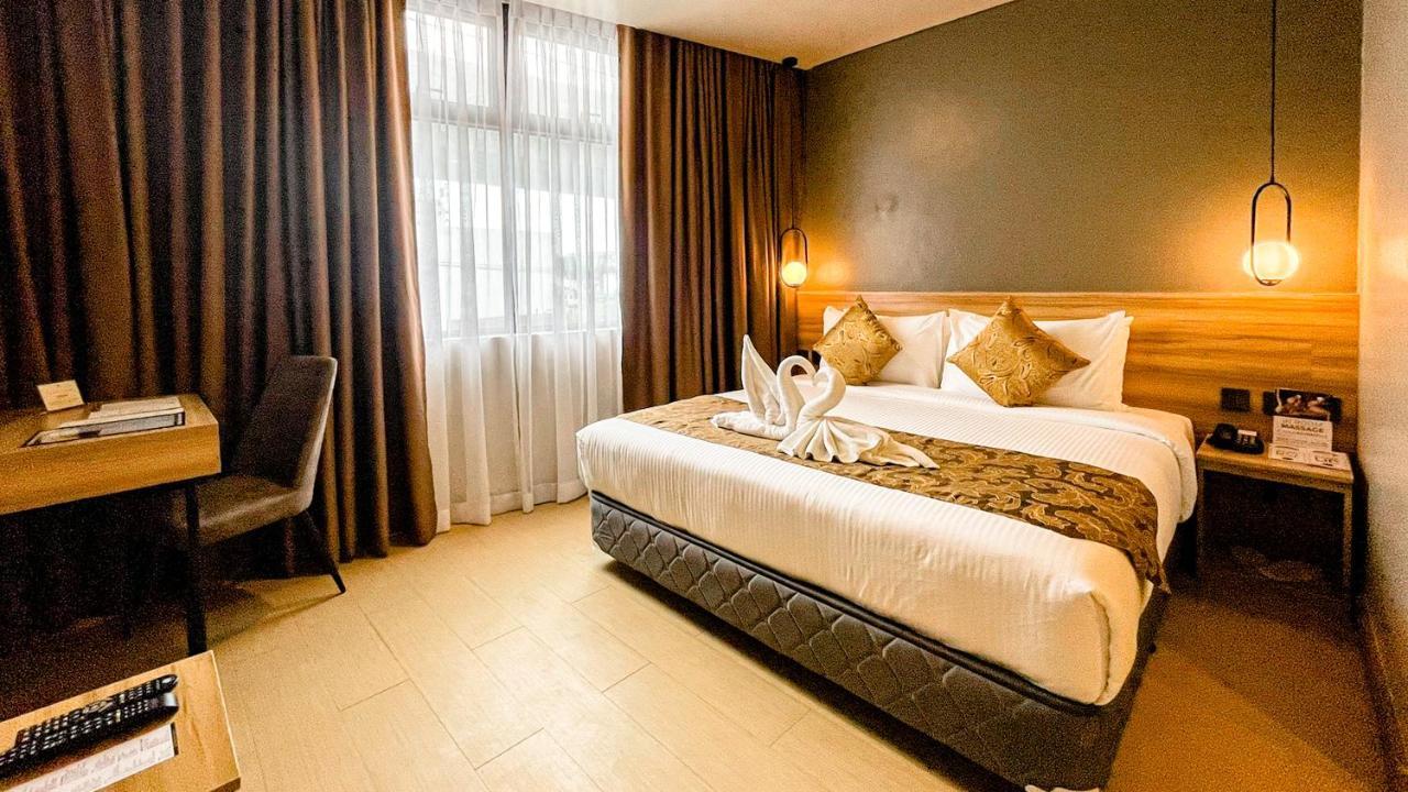 Madison 101 Hotel + Tower Quezon City Exterior foto