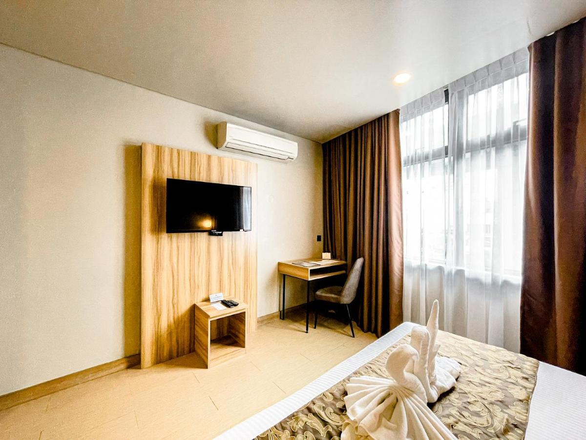 Madison 101 Hotel + Tower Quezon City Exterior foto